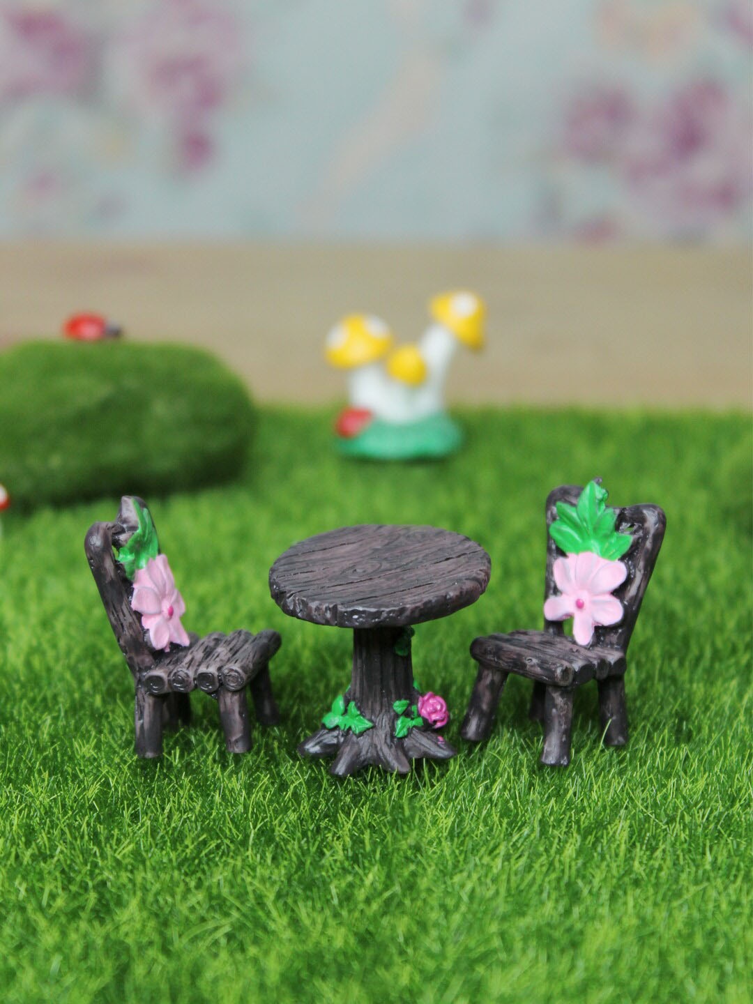 

Wonderland Set of 2 Brown & Pink Miniature toys 1Table & 2 Chair Garden Accessories