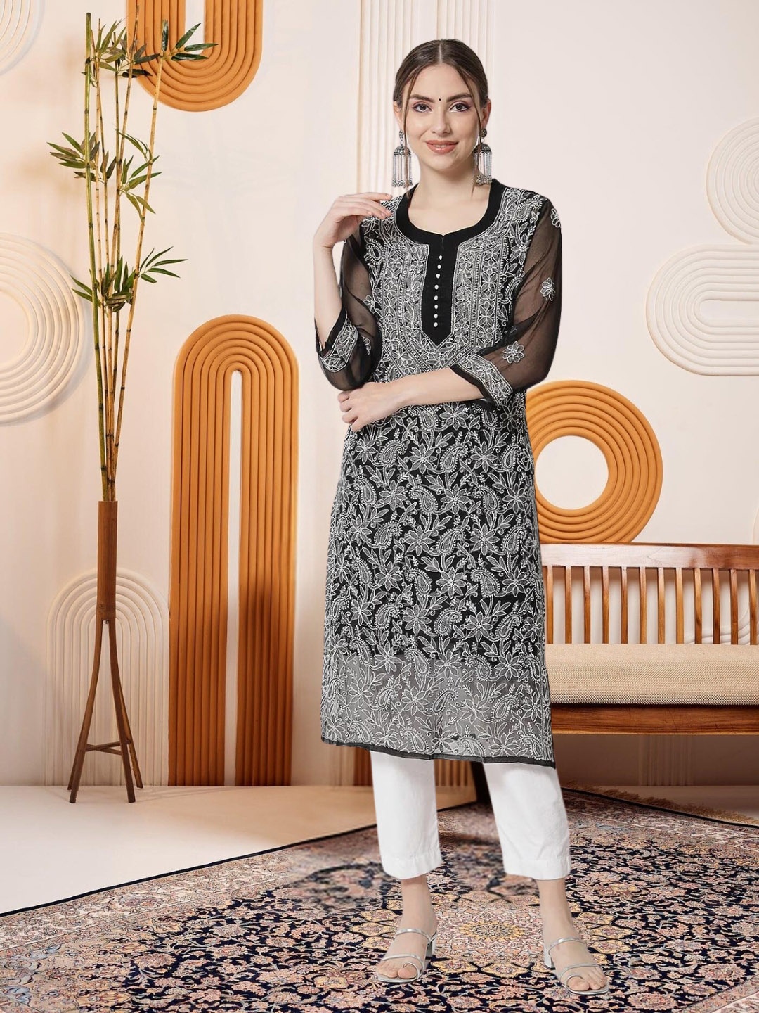 

PARAMOUNT CHIKAN Women Black Ethnic Motifs Embroidered Chikankari Georgette Kurta