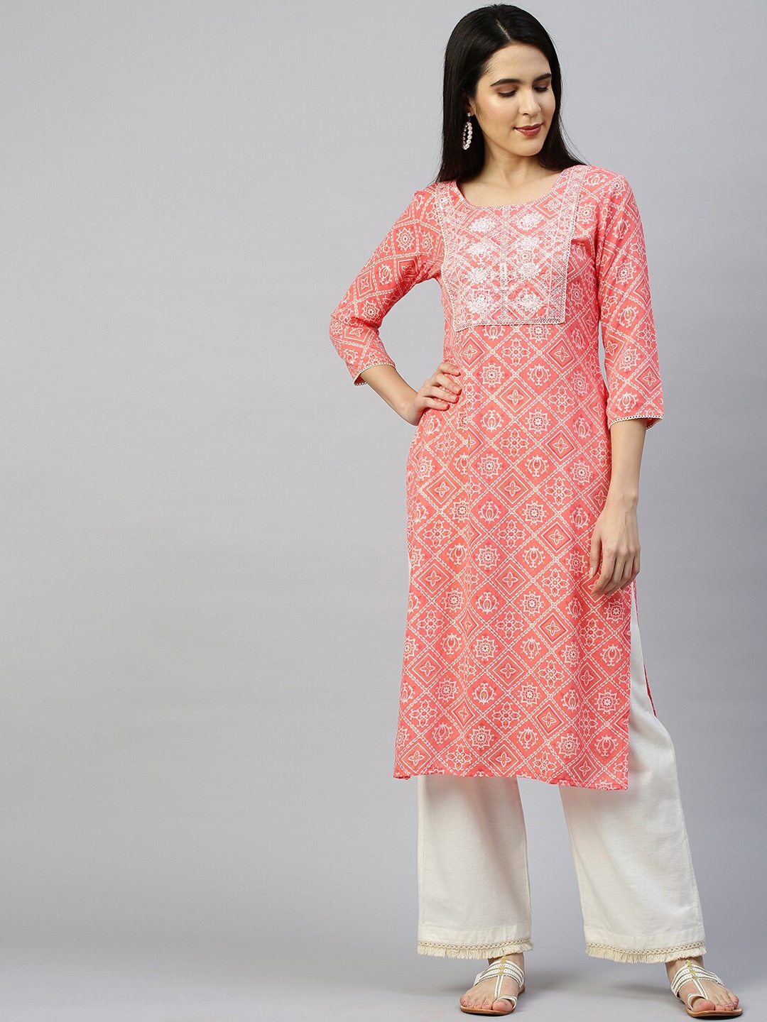 

FASHOR Women Peach-Coloured & White Geometric Embroidered Kurta