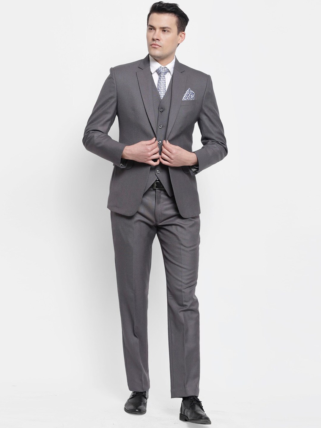 

LUXURAZI Men Grey Solid Single Breasted Slim Fit Three-Piece Suit