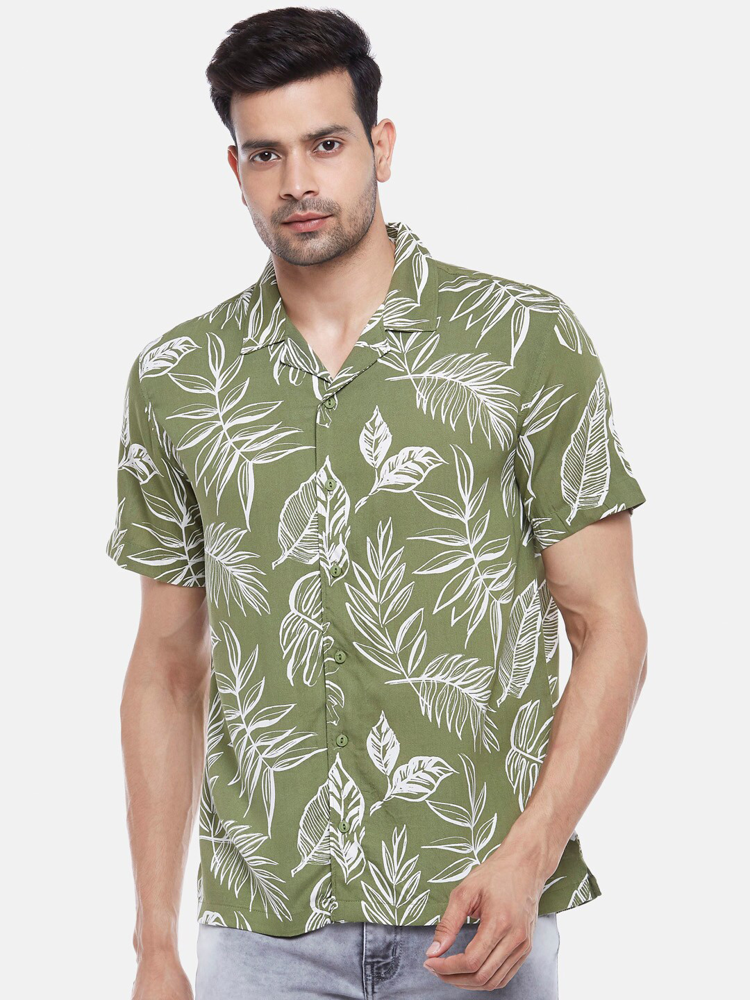 

People Men Green & White Floral Printed Casual Shirt