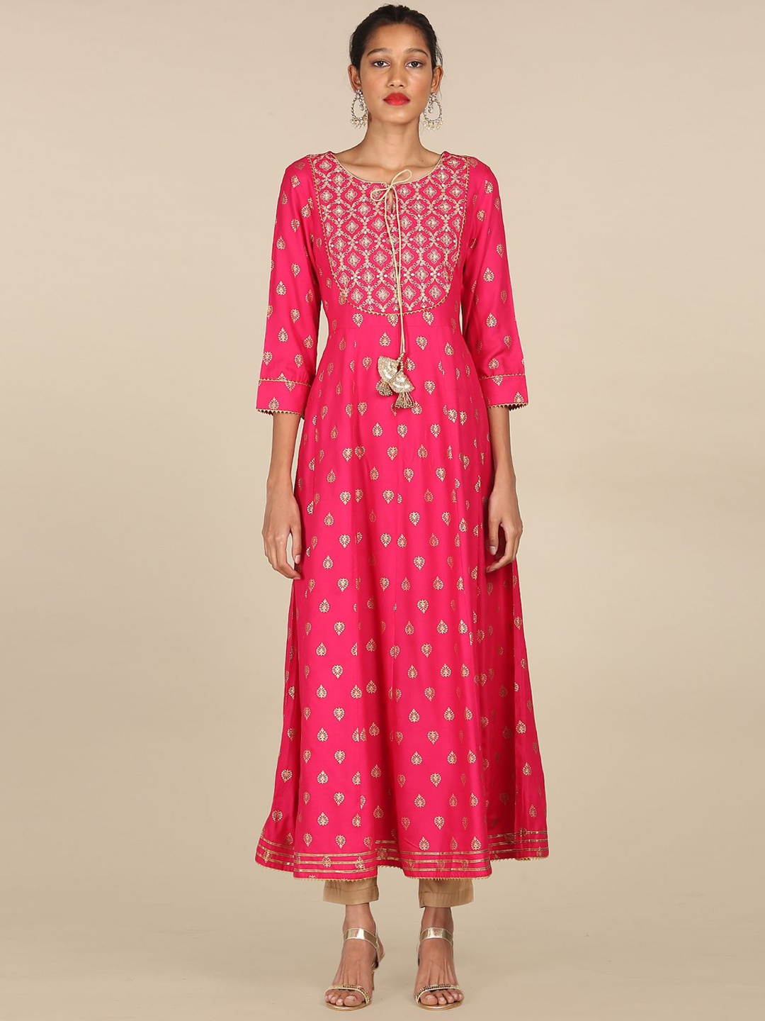 

Anahi Women Fuchsia Floral Printed Thread Work Panelled Anarkali Kurta