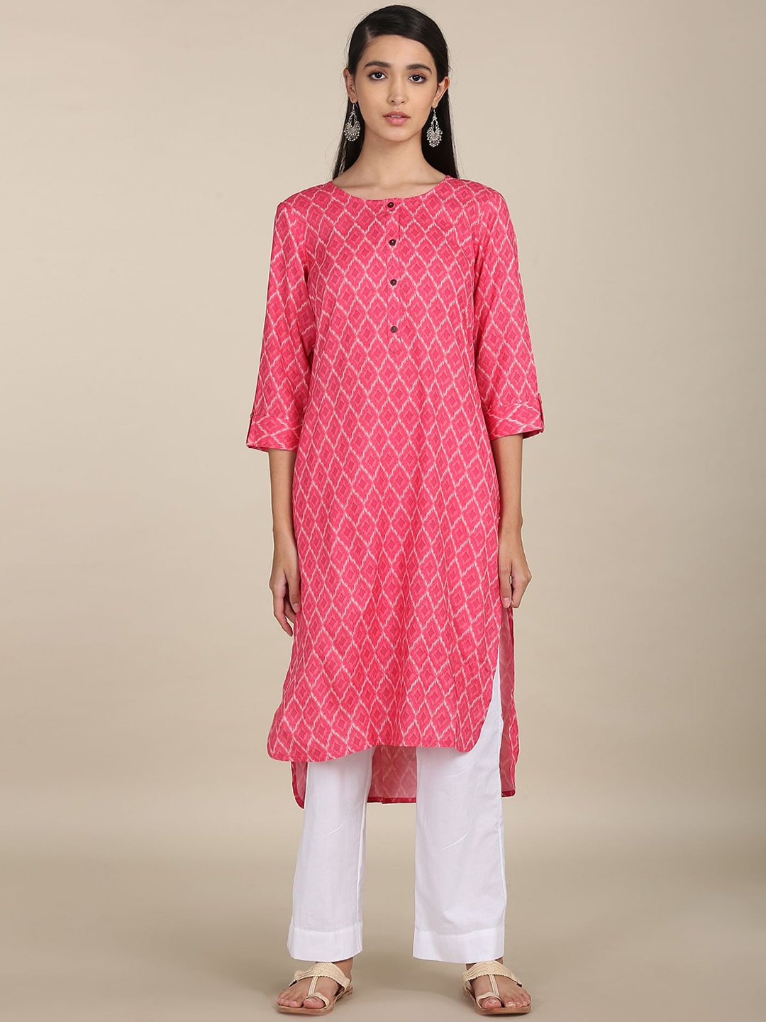 

Karigari Women Pink Geometric Printed Keyhole Neck Mirror Work Pathani Kurta