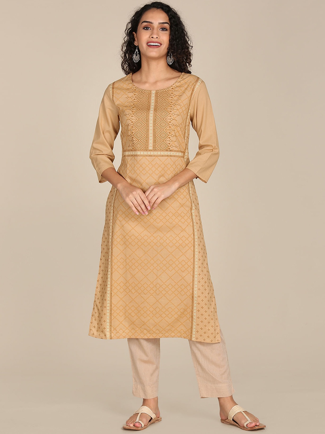 

Karigari Women Beige Geometric Printed Pure Cotton Kurta