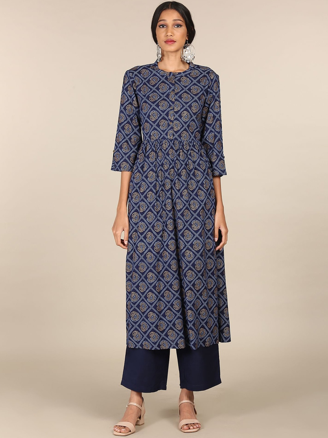 

Karigari Women Blue Geometric Printed Cold-Shoulder Sleeves Kurta
