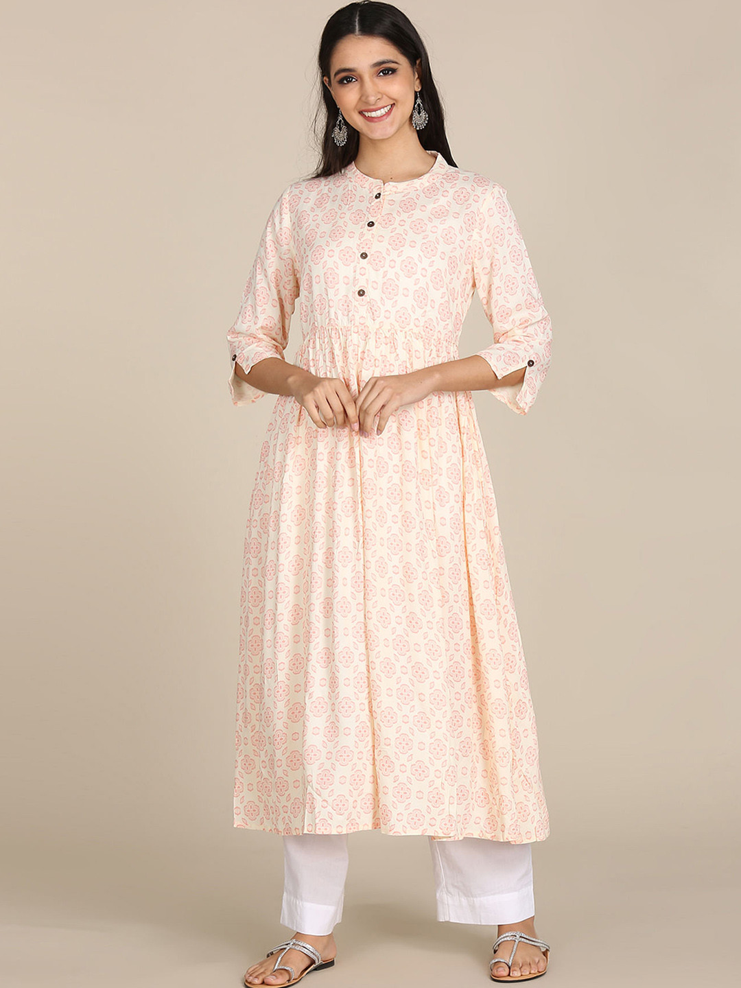 

Karigari Women White Geometric Thread Work Kurta