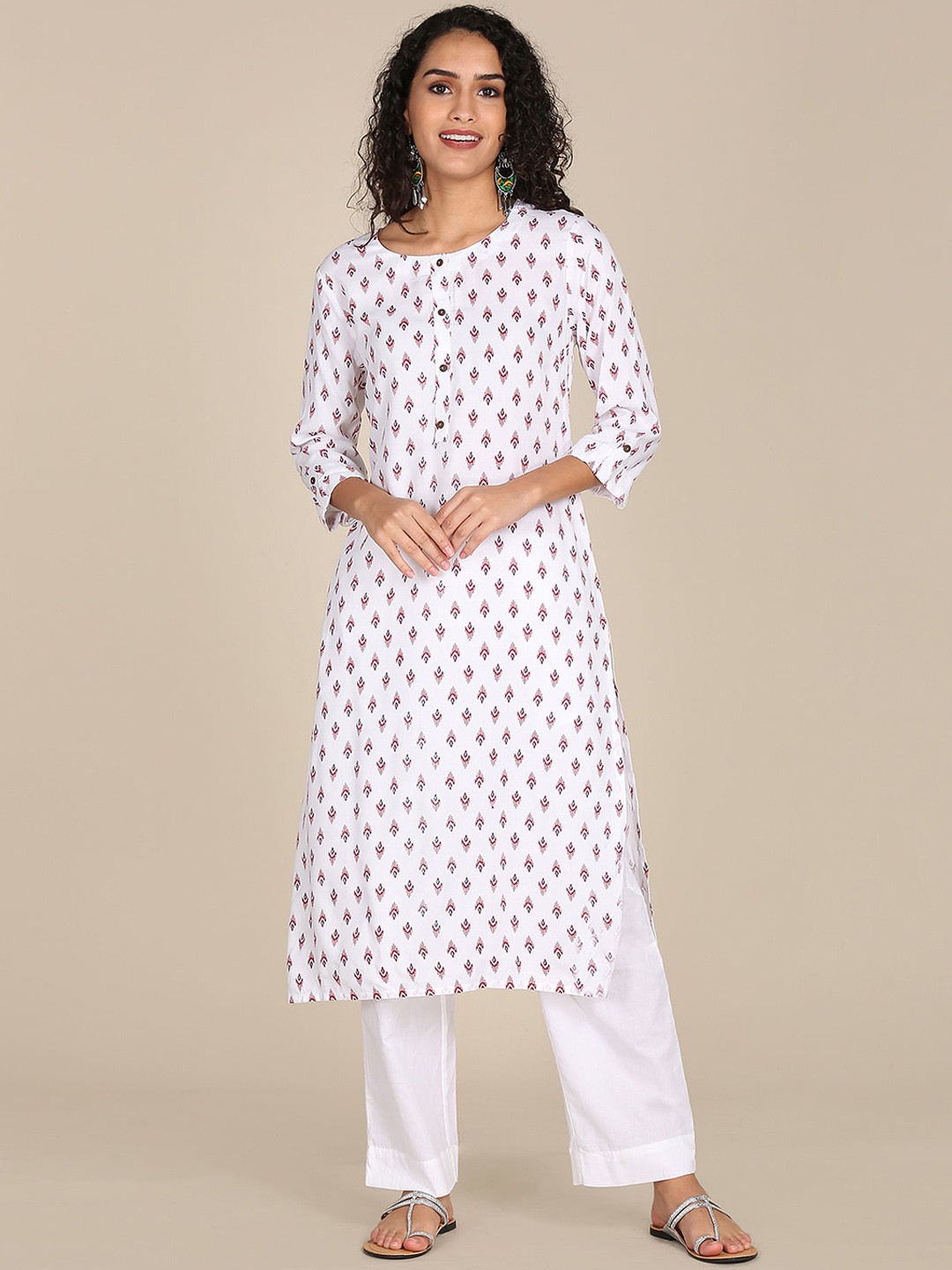 

Karigari Women White & Maroon Geometric Printed Kurta