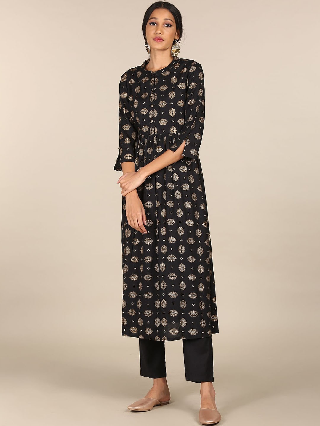 

Karigari Women Black Ethnic Motifs Printed Kurta