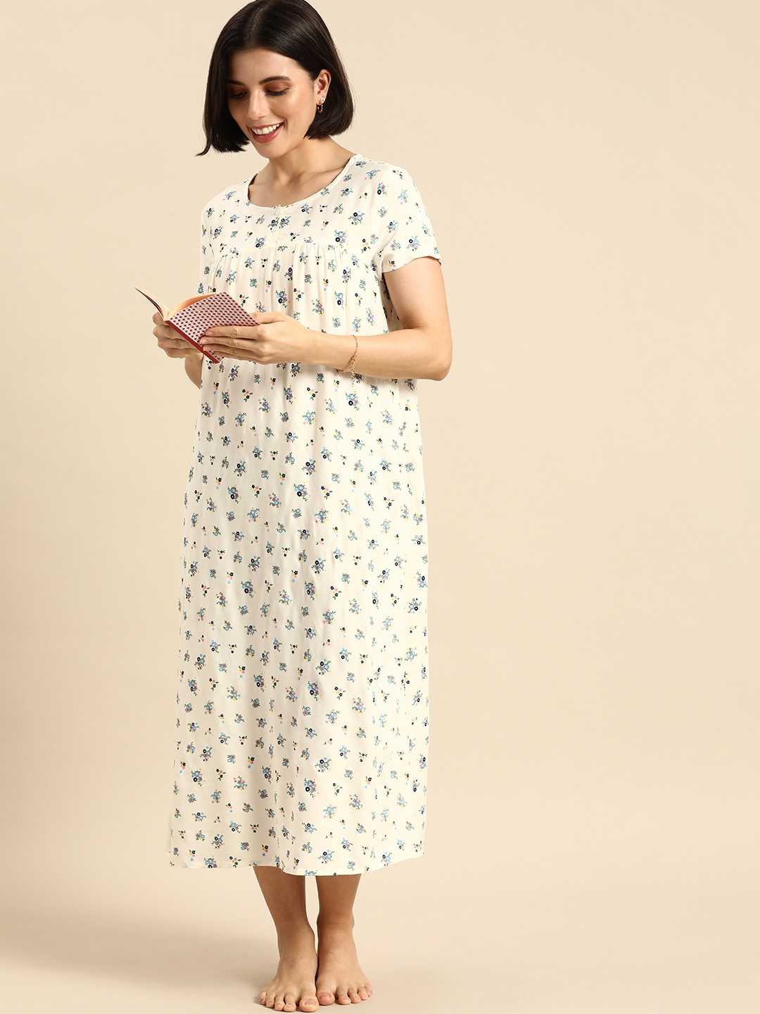 

Dreamz by Pantaloons Women Off White Printed Nightdress