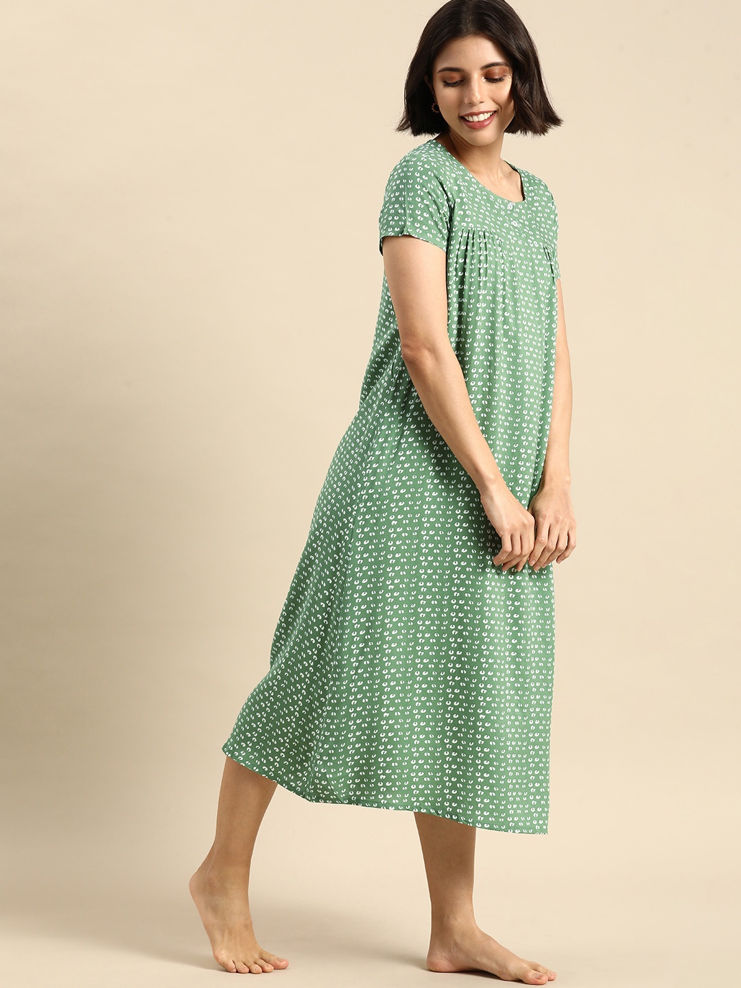 

Dreamz by Pantaloons Women Green Printed Cotton Nightdress