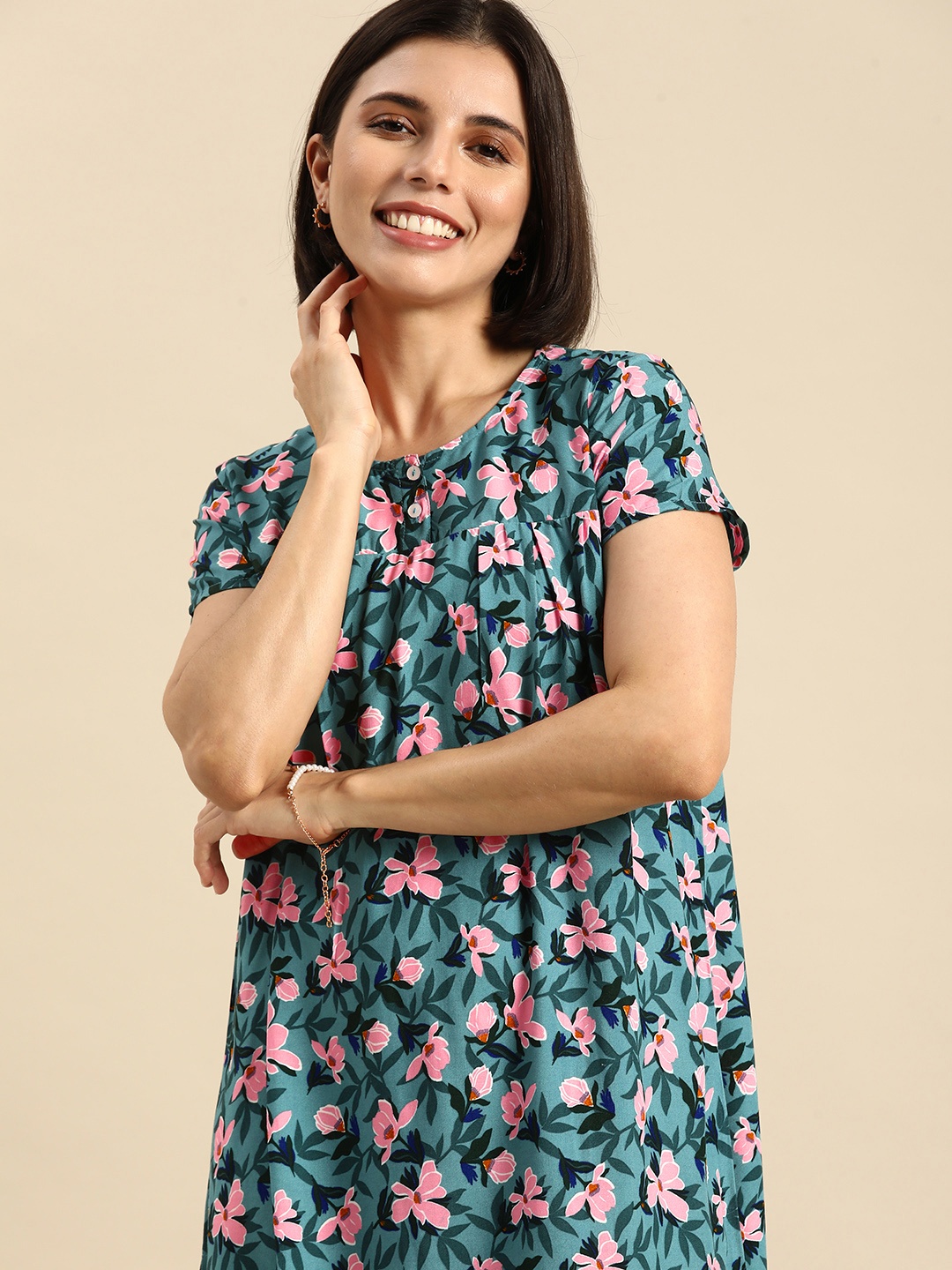 

Dreamz by Pantaloons Women Teal Blue Floral Printed Nightdress