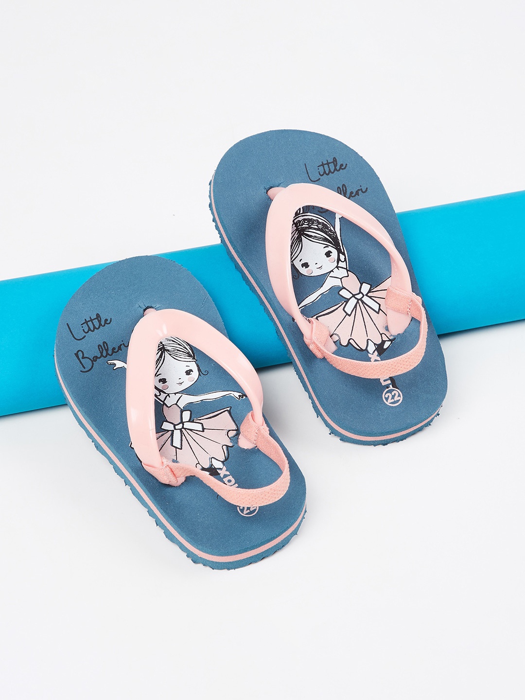 

max Girls Blue Printed Thong Flip-Flops