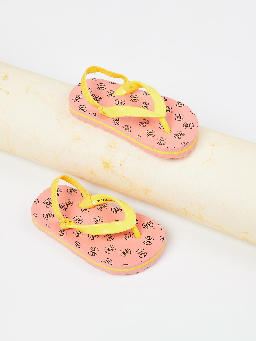 

max Girls Peach-Coloured Printed Thong Flip-Flops