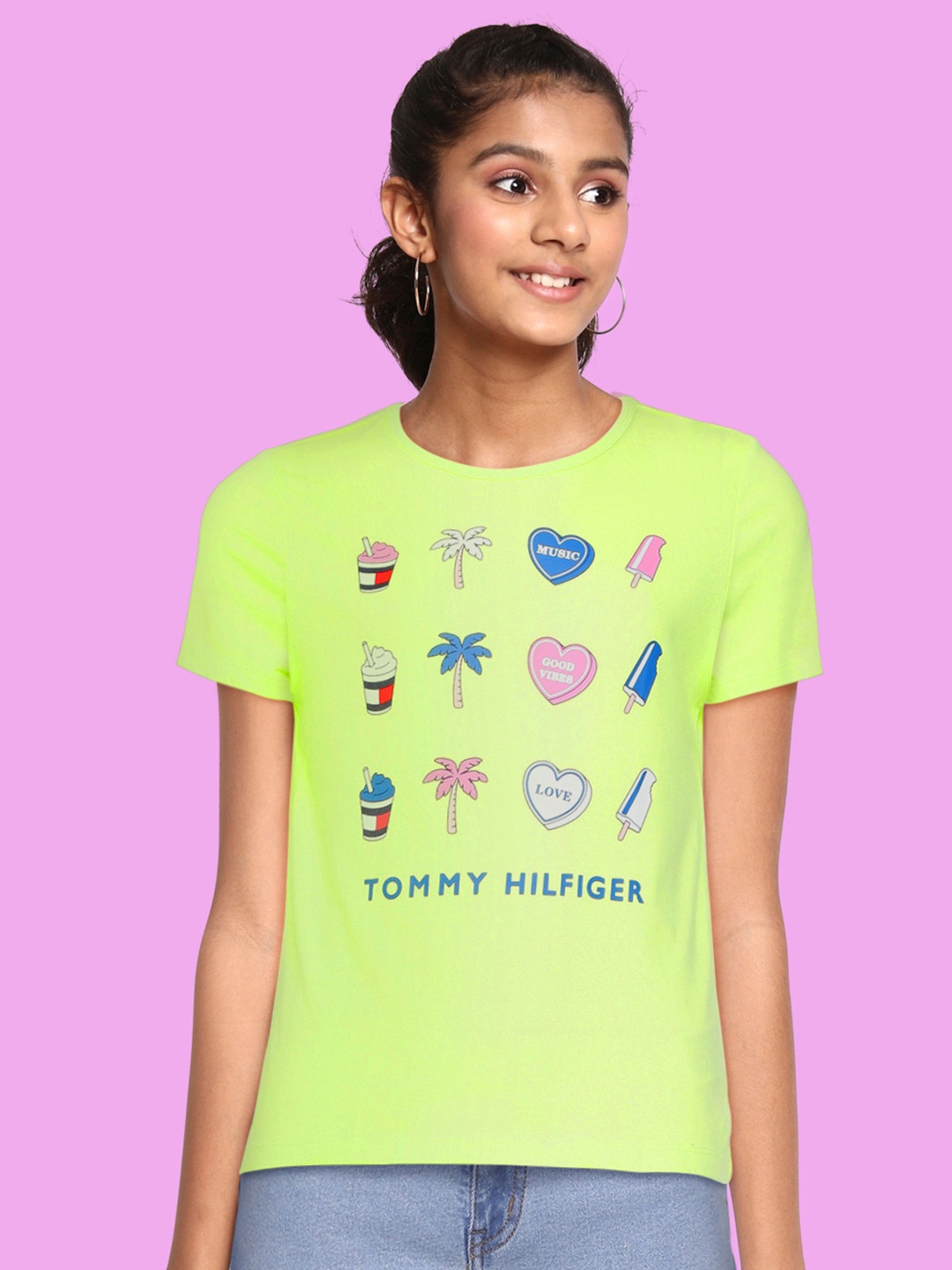 

Tommy Hilfiger Girls Green Printed Pure Cotton Regular Fit T-shirt