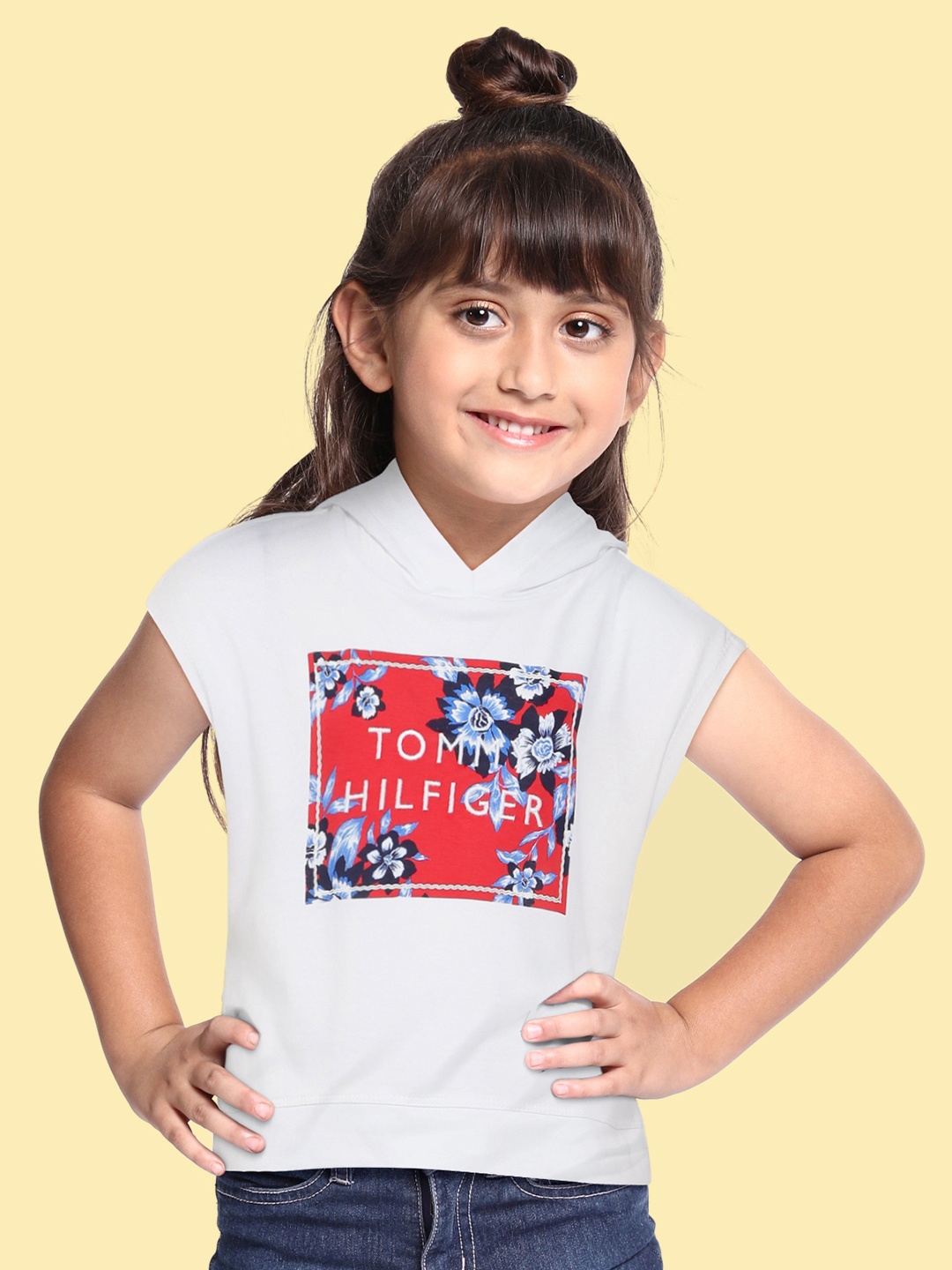

Tommy Hilfiger Girls White Printed Organic Cotton Sleeveless T-shirt