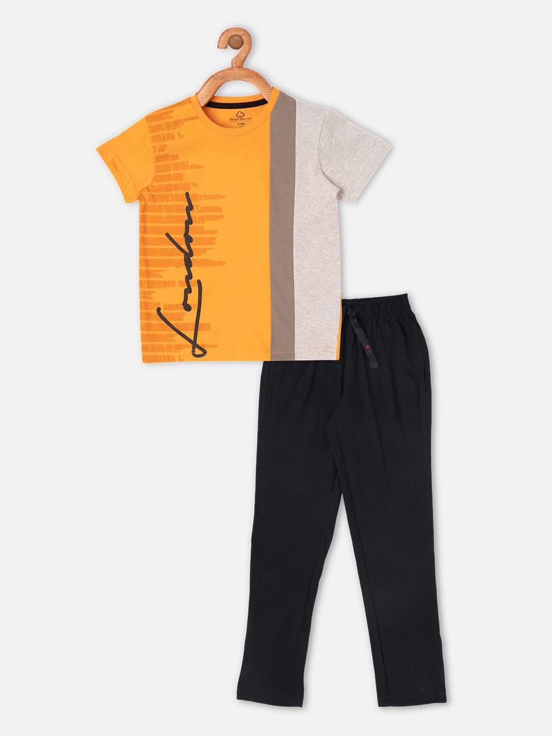 

Sweet Dreams Boys Yellow & Black Colourblocked Night suit