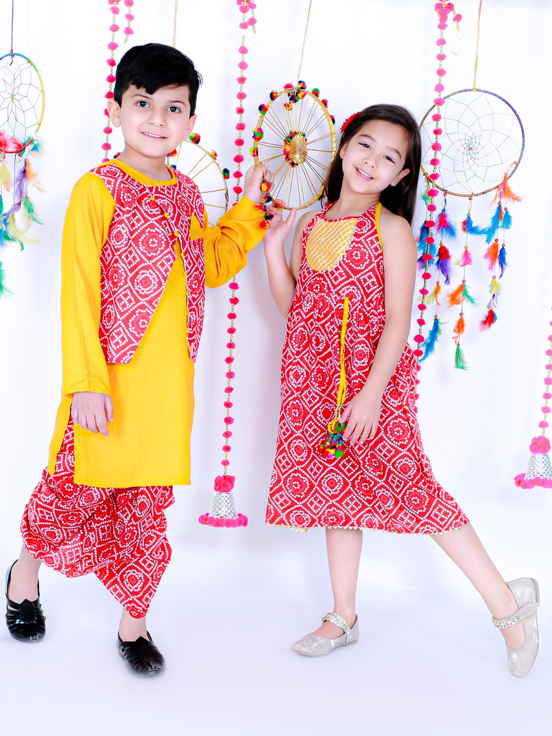 

KID1 Red & White Ethnic Motifs Bandhani Halter Neck Ethnic Dress