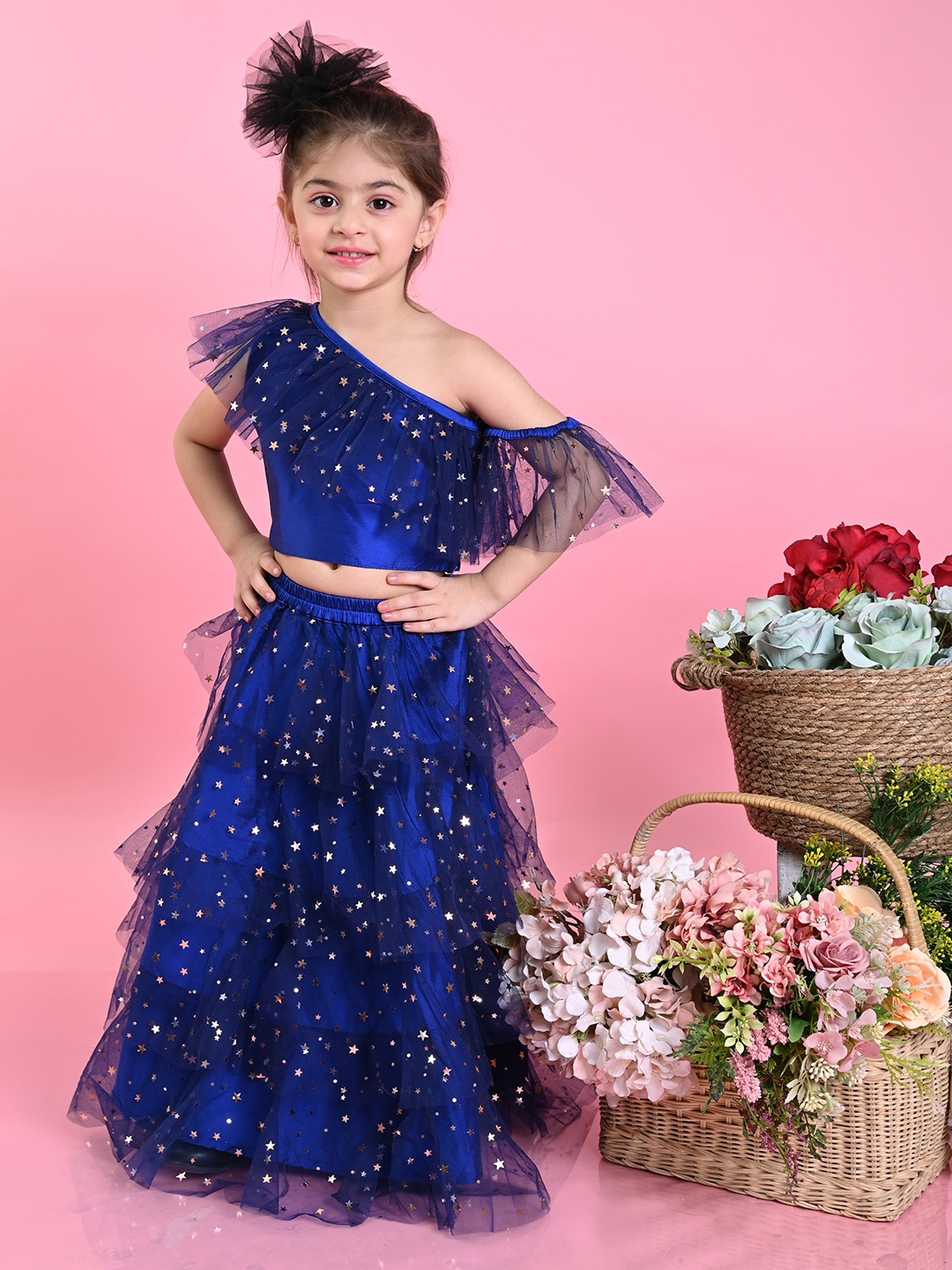

SAKA DESIGNS Girls Navy Blue & Gold-Toned Embellished Ready to Wear Lehenga &