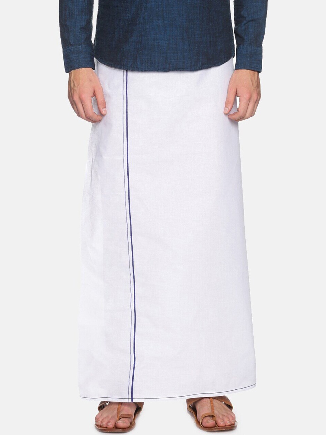

Chennis Men White Solid Pure Cotton Dhoti