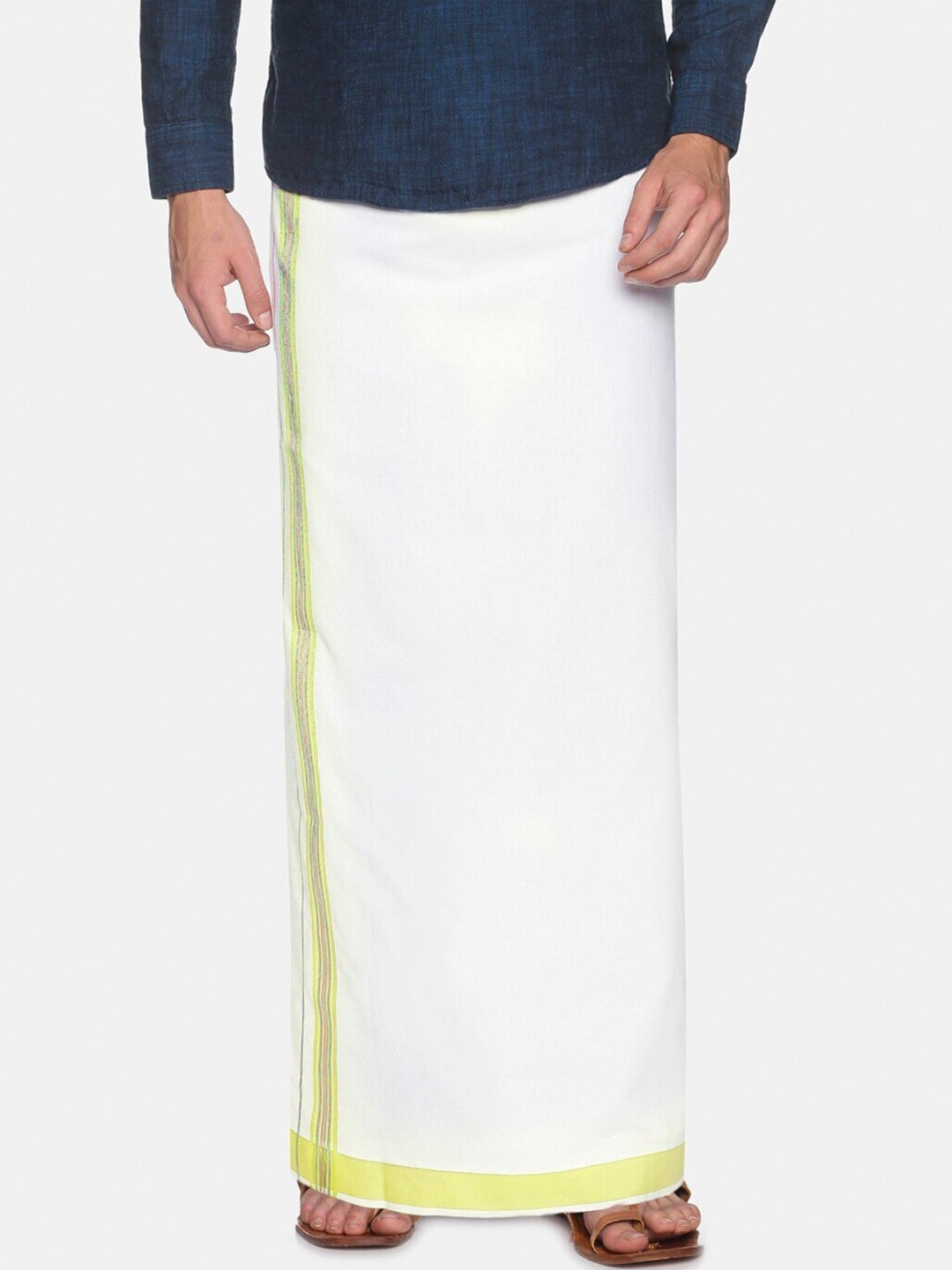 

Chennis Men White & Green Solid Pure Cotton Dhoti