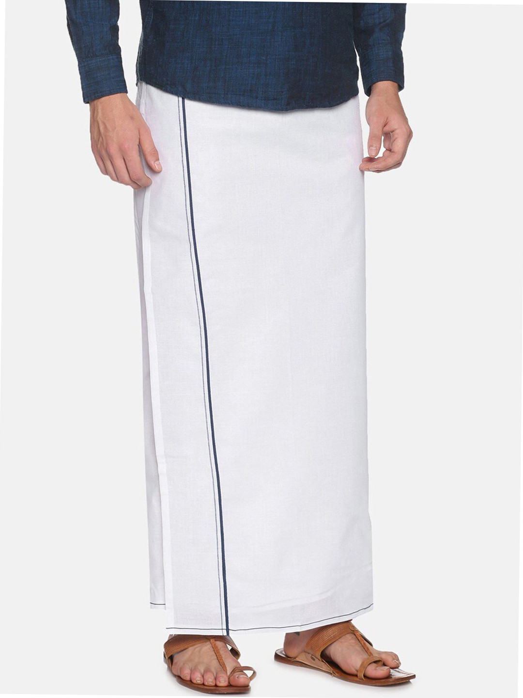 

Chennis Men White Solid Pure Cotton Dhoti