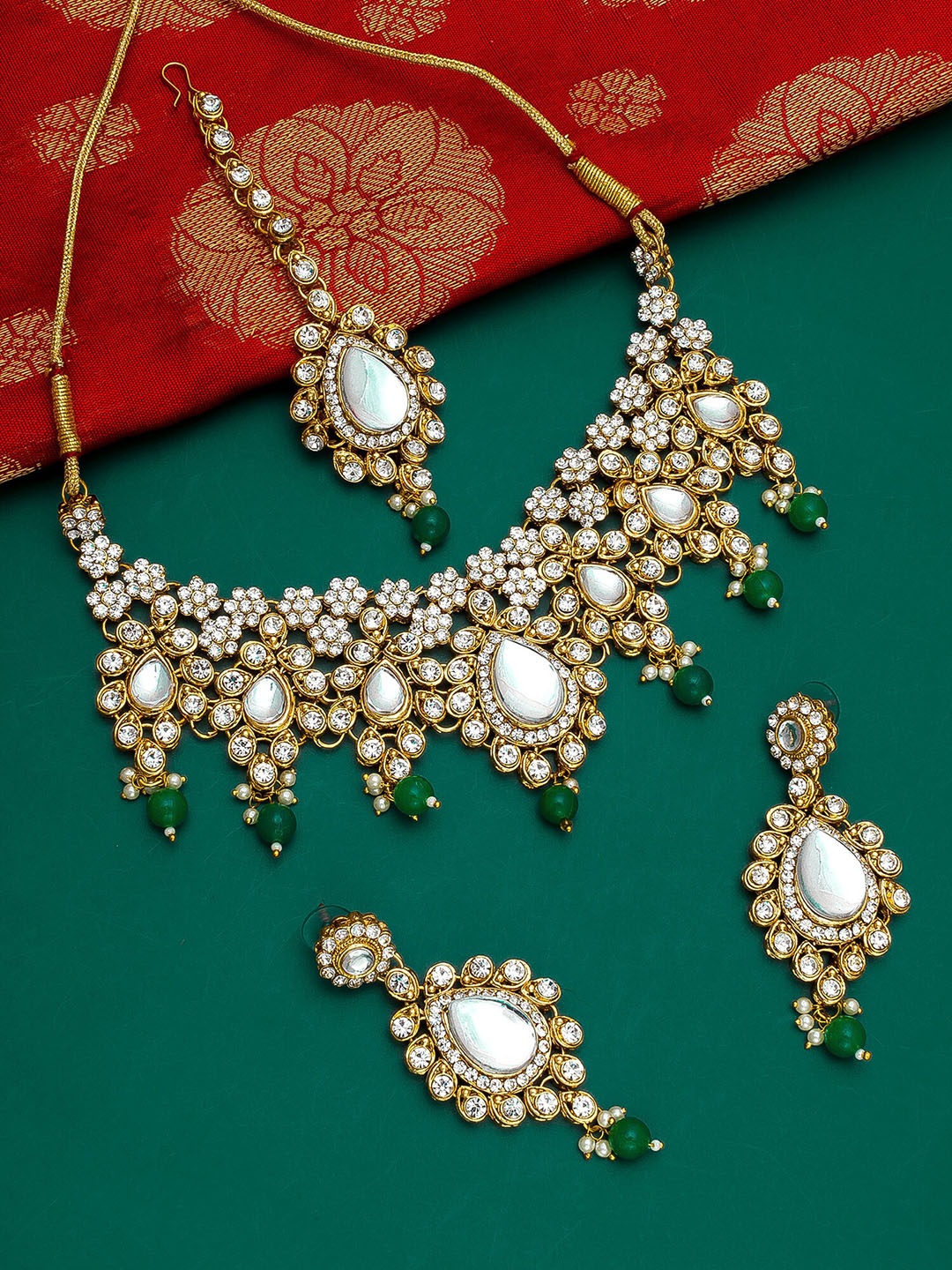 

aadita Gold-Toned & Plated Kundan & Pearl Choker Jewellery Set