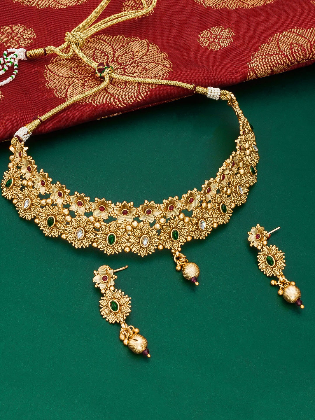 

aadita Woman Gold Toned Pearl Choker Jewellery Set