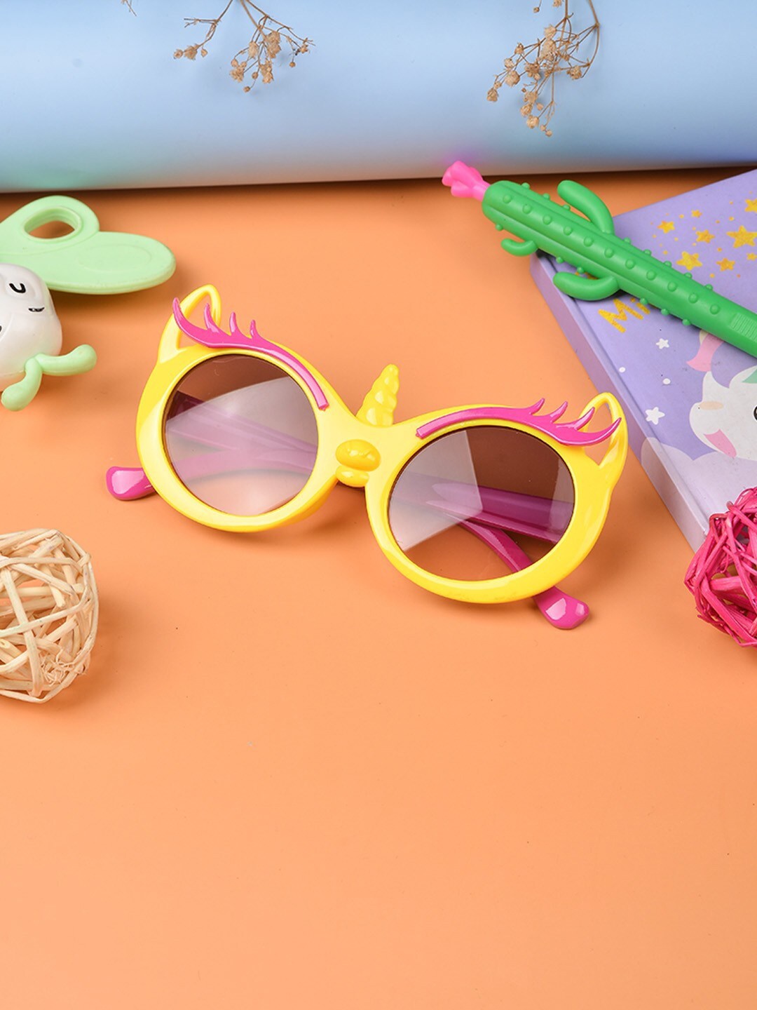 

POPLINS Kids Purple Lens & Yellow Cateye Sunglasses with UV Protected Lens GG-1052-E