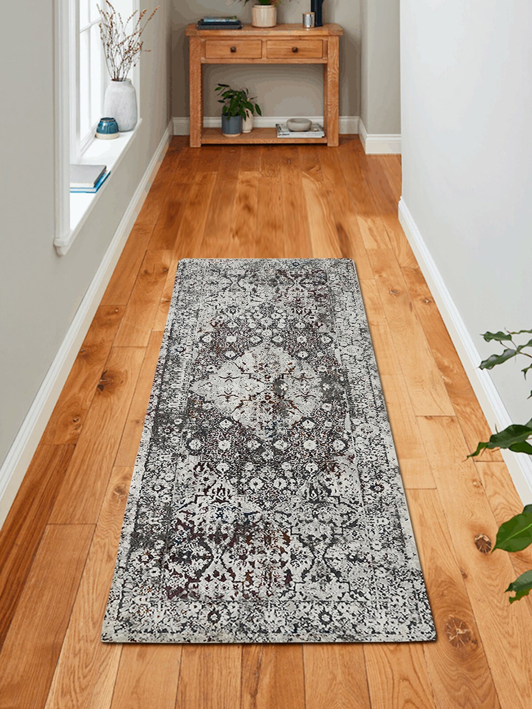 

OBSESSIONS White & Black Ethnic Motif Floor Runners