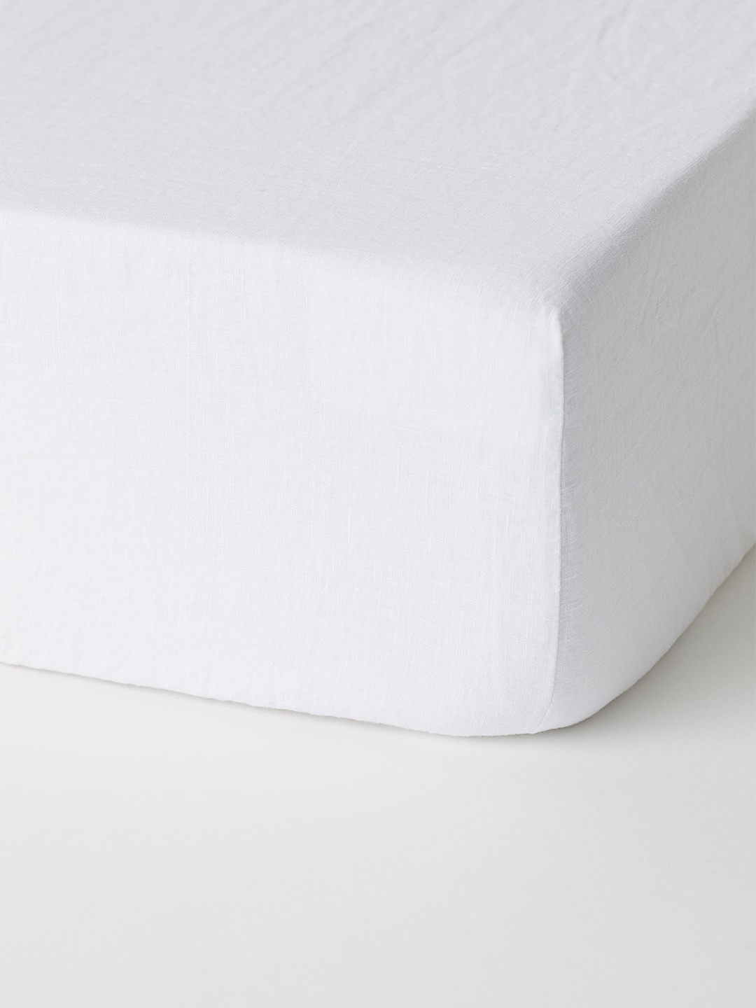 

H&M Washed Linen Fitted Sheet, White