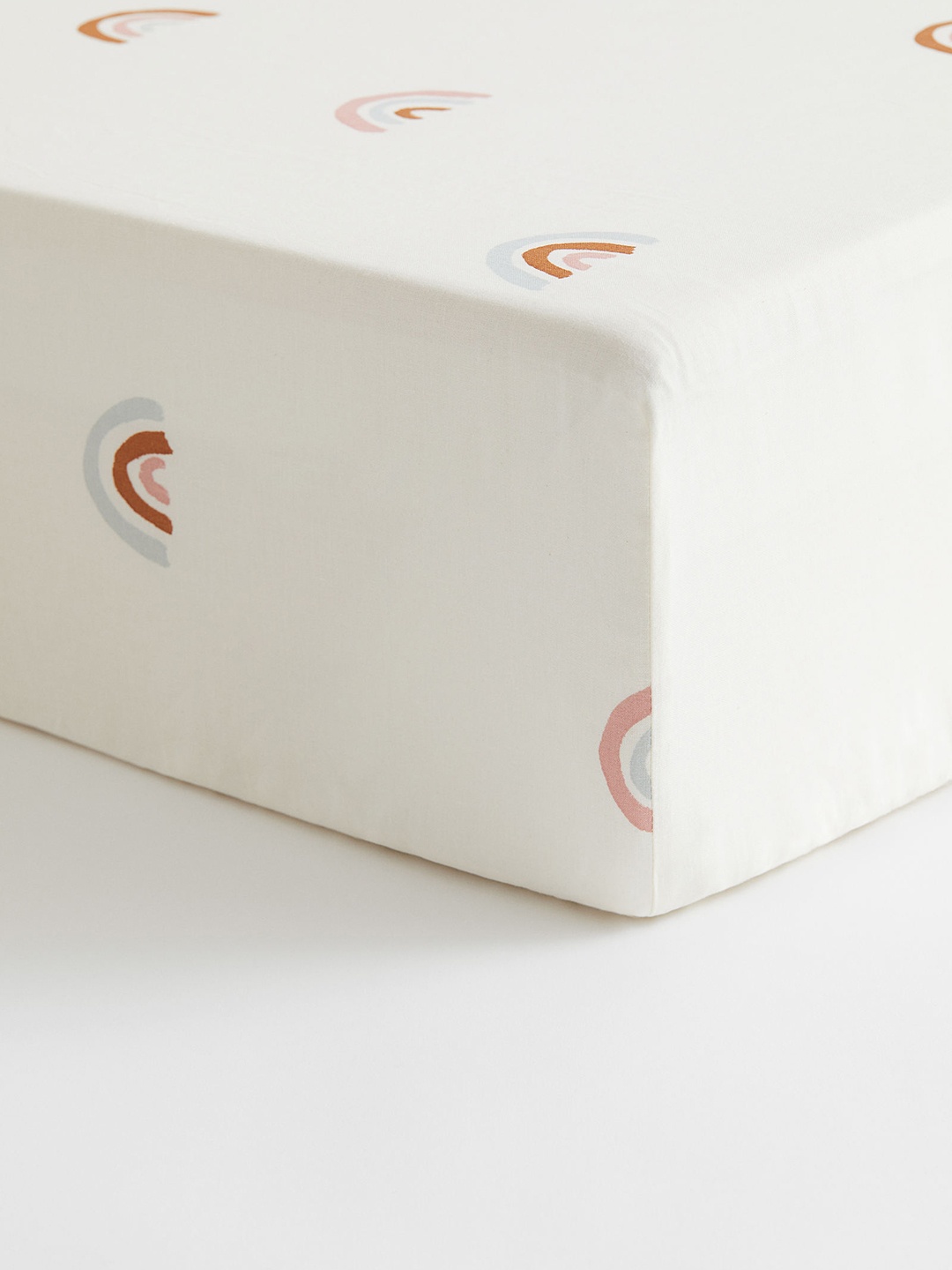 

H&M White Patterned Cotton Fitted Sheet