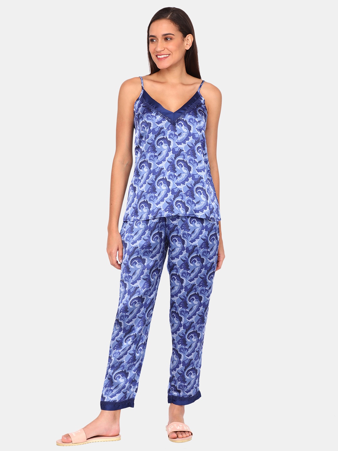 

Zivame Women Blue & White Printed Night suit