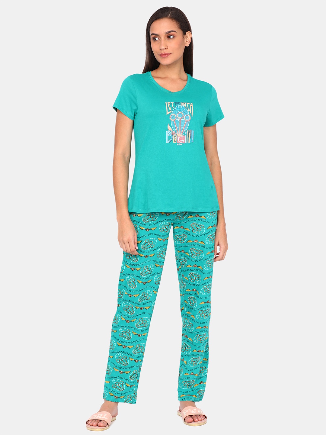 

Zivame Women Green & Pink Printed Night suit