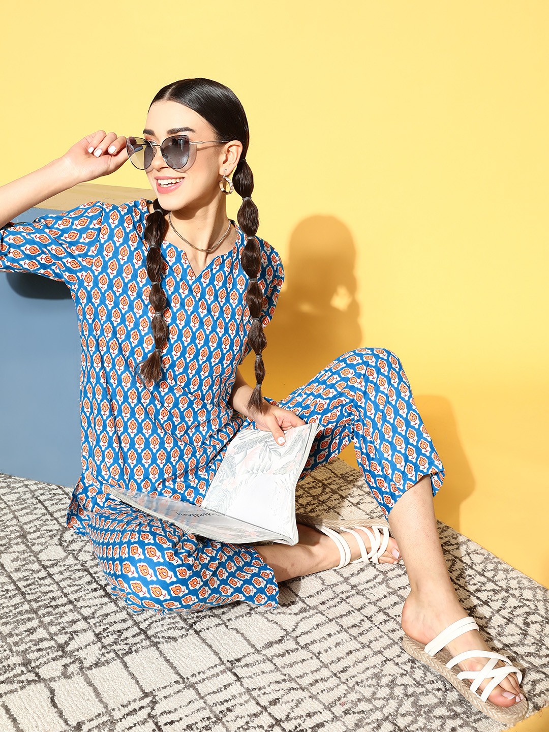 

ETC Women Blue & Mustard Yellow Ethnic Motifs Printed Pure Cotton Pajama Set