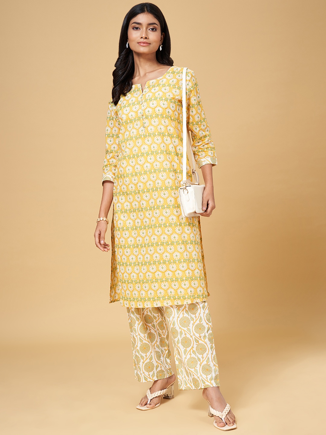 

RANGMANCH BY PANTALOONS Women Yellow Floral Printed Pure Cotton Kurta with Trousers