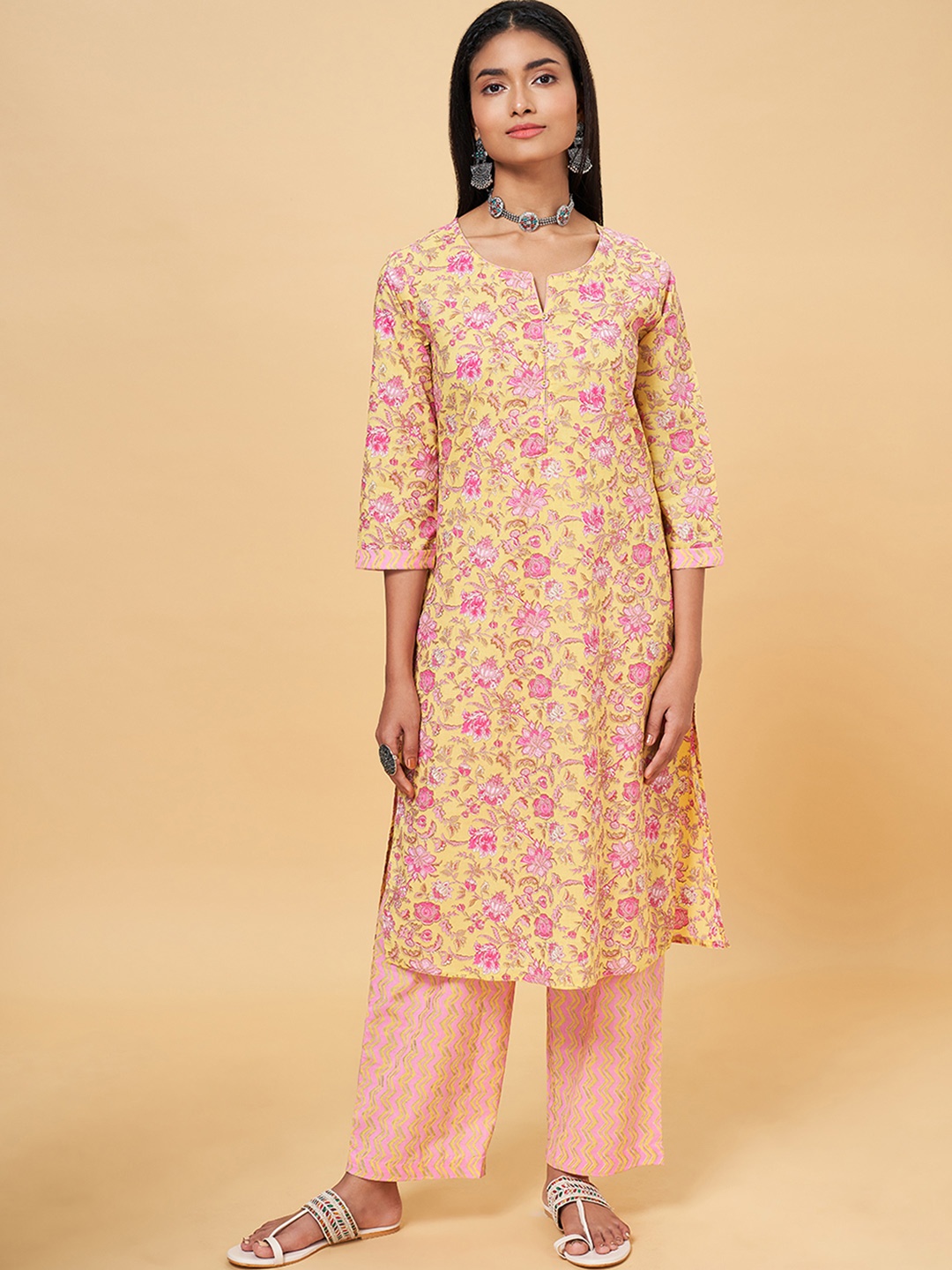 

RANGMANCH BY PANTALOONS Women Yellow & Pink Floral Printed Pure Cotton Kurta With Trousers