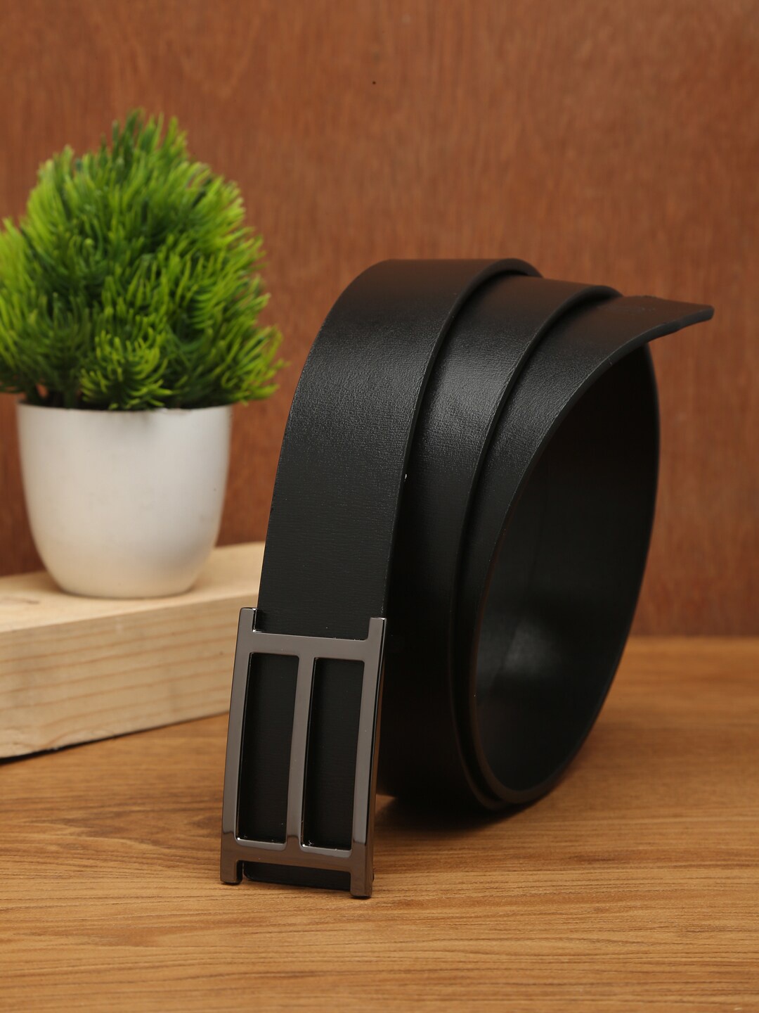 

Carlton London Men Black Solid Belt