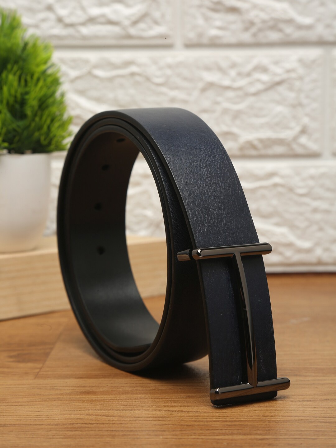 

Carlton London Men Navy Blue Leather Belt