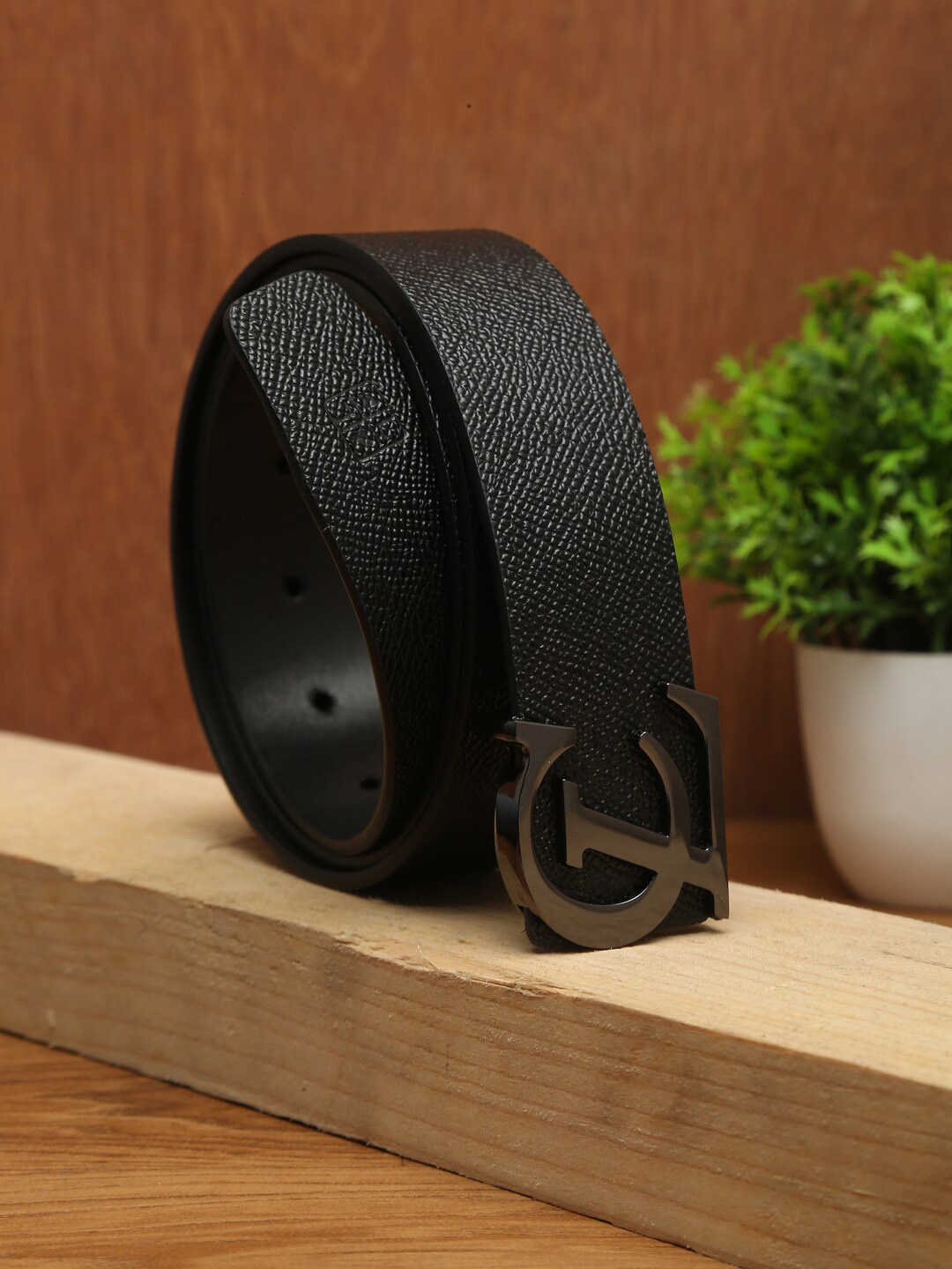 

Carlton London Men Black Leather Formal Belt