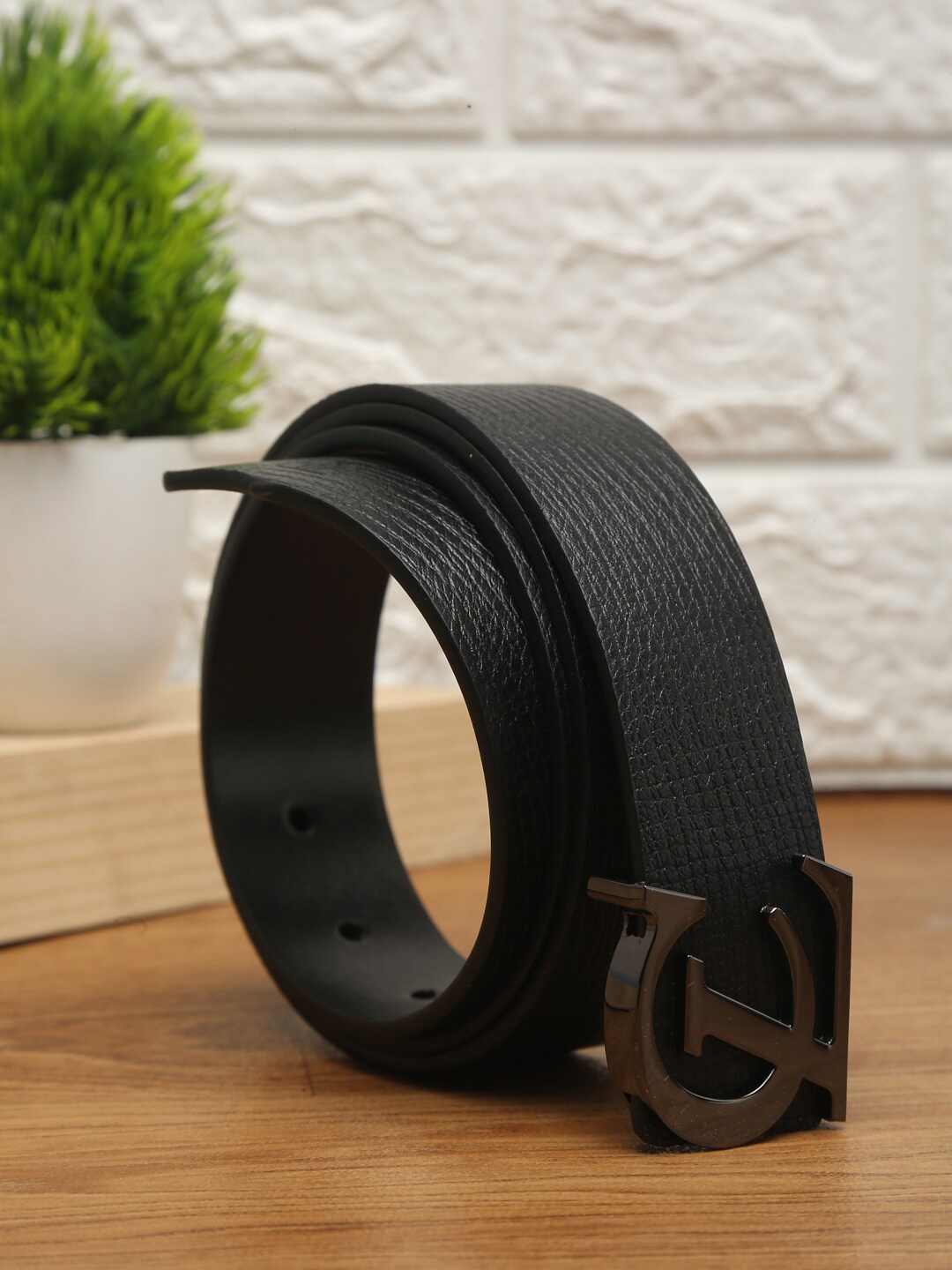 

Carlton London Men Black Belt