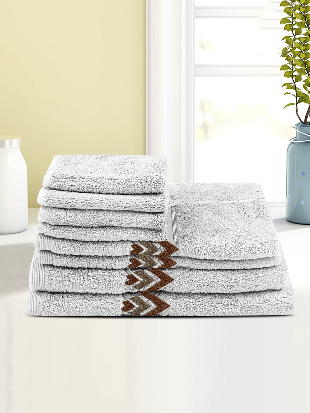 

LUSH & BEYOND Unisex White Towel Set