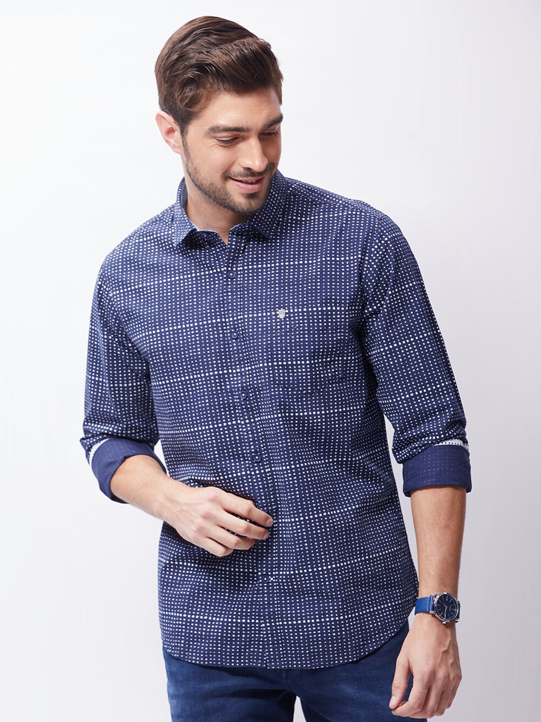 

Oxemberg Men Navy Blue Classic Slim Fit Checked Casual Shirt