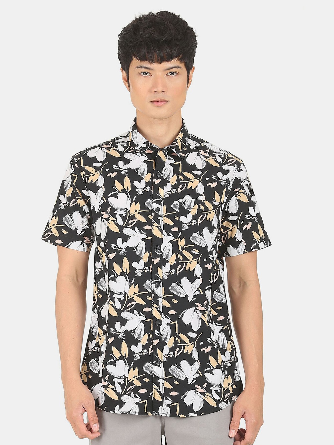 

Ruggers Men Black Floral Printed Casual Shirt