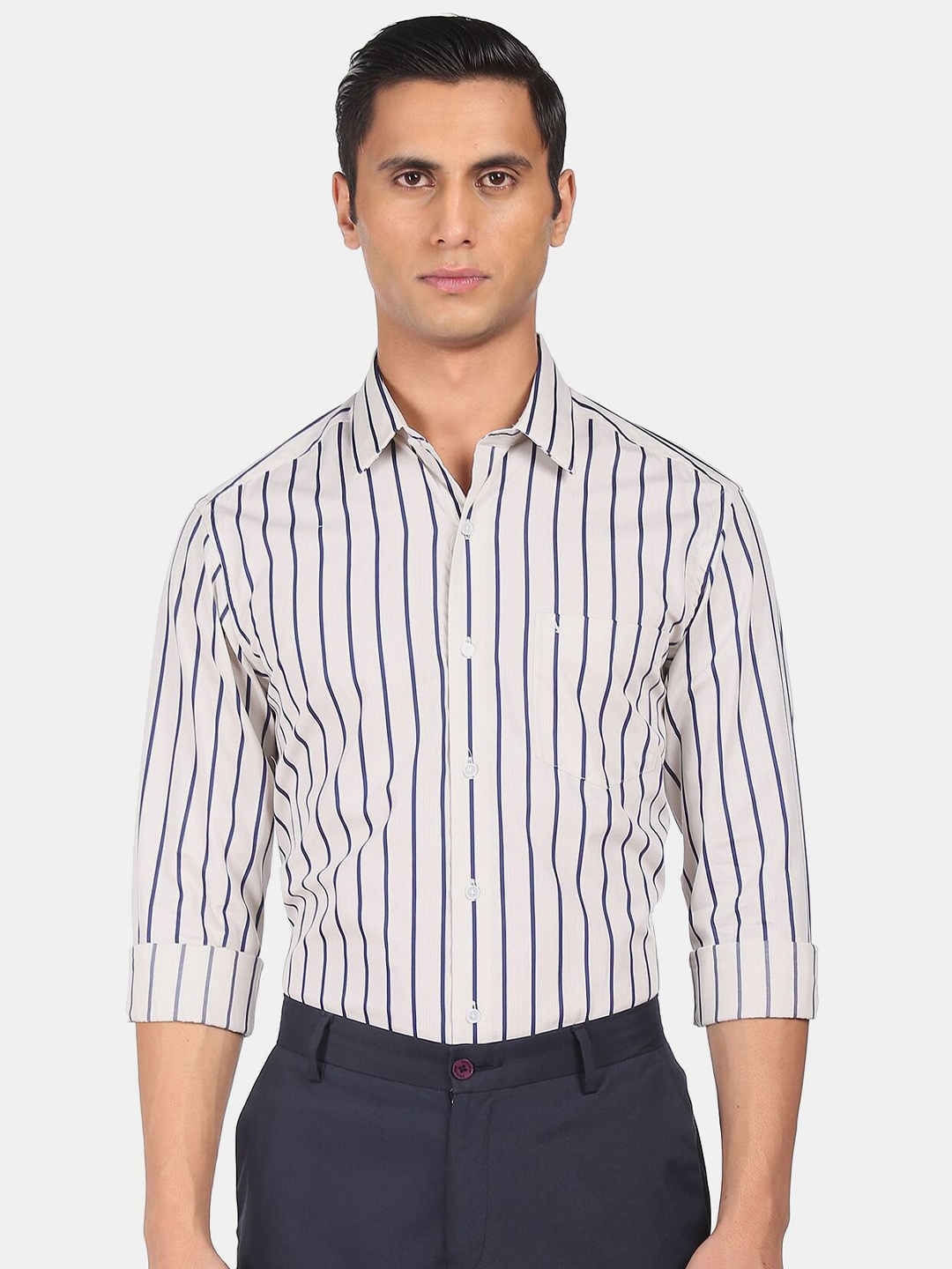 

Arrow Men White Slim Fit Striped Pure Cotton Casual Shirt