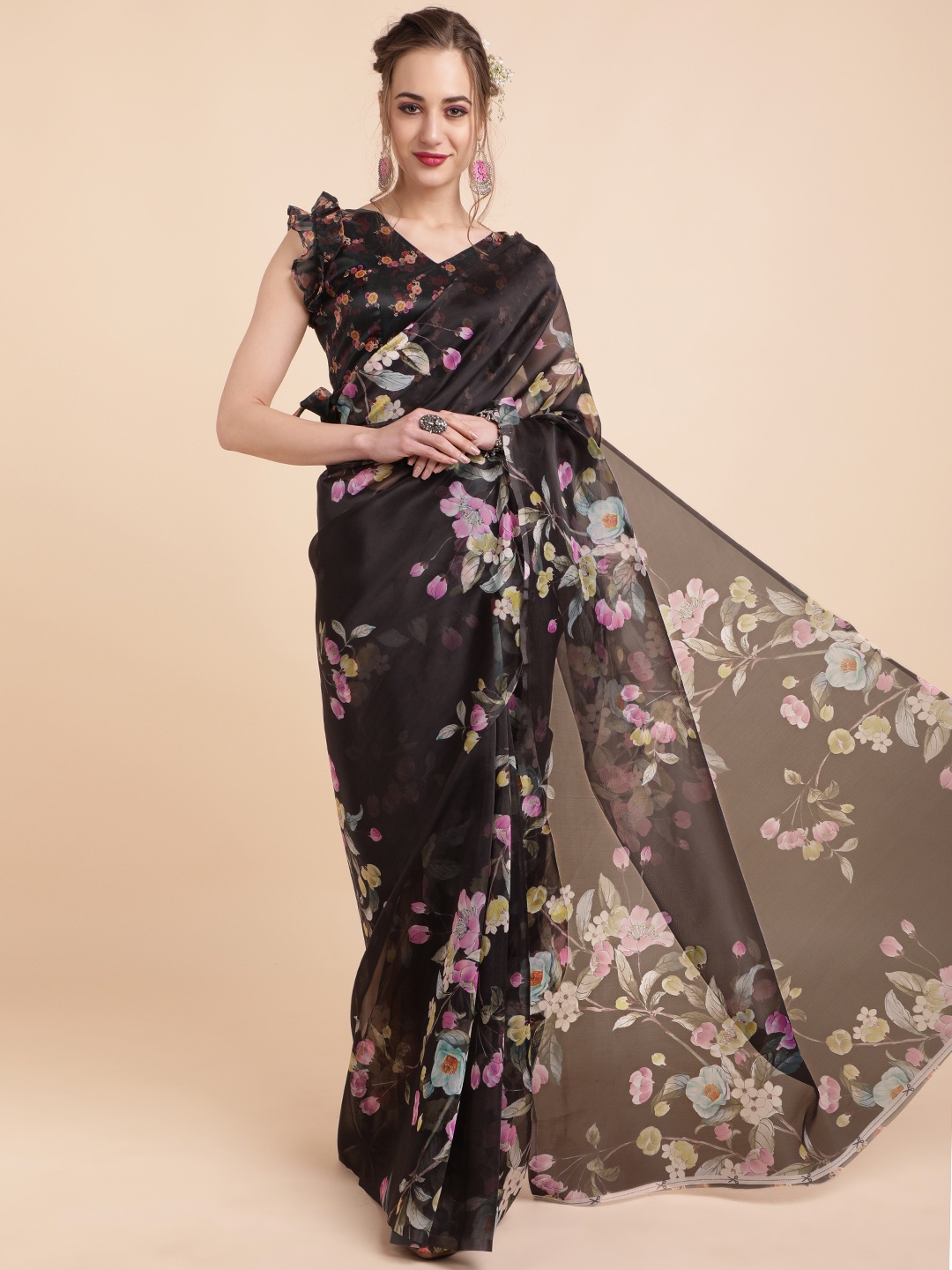 

Sangria Black Floral Printed Sarees