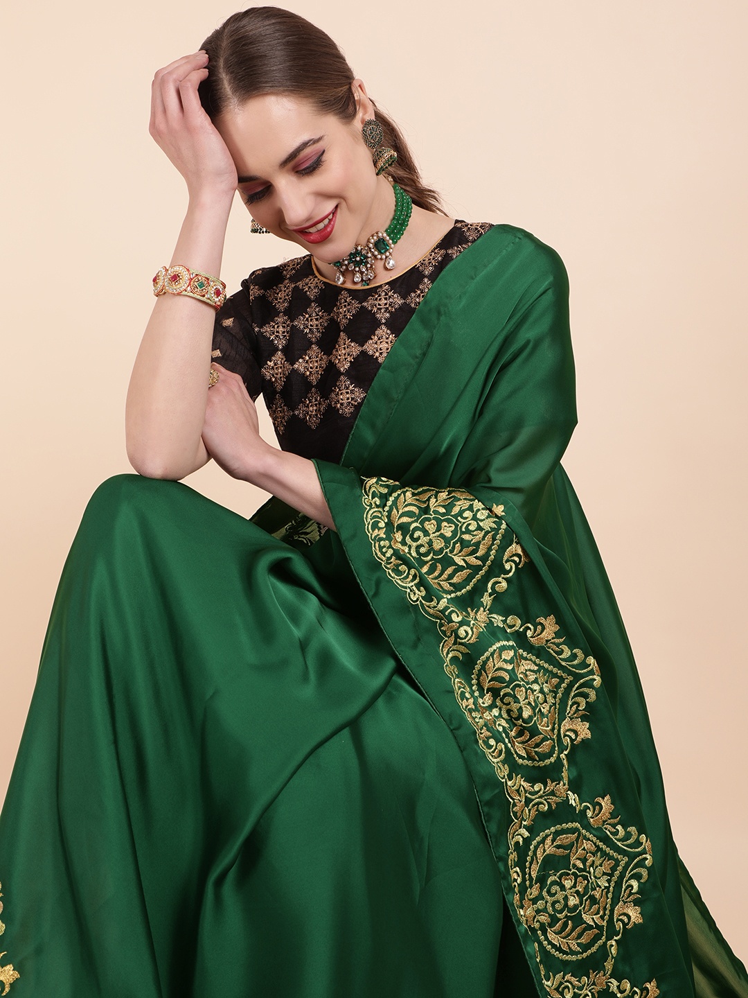 

Sangria Green & Gold-Toned Embroidered Satin Saree