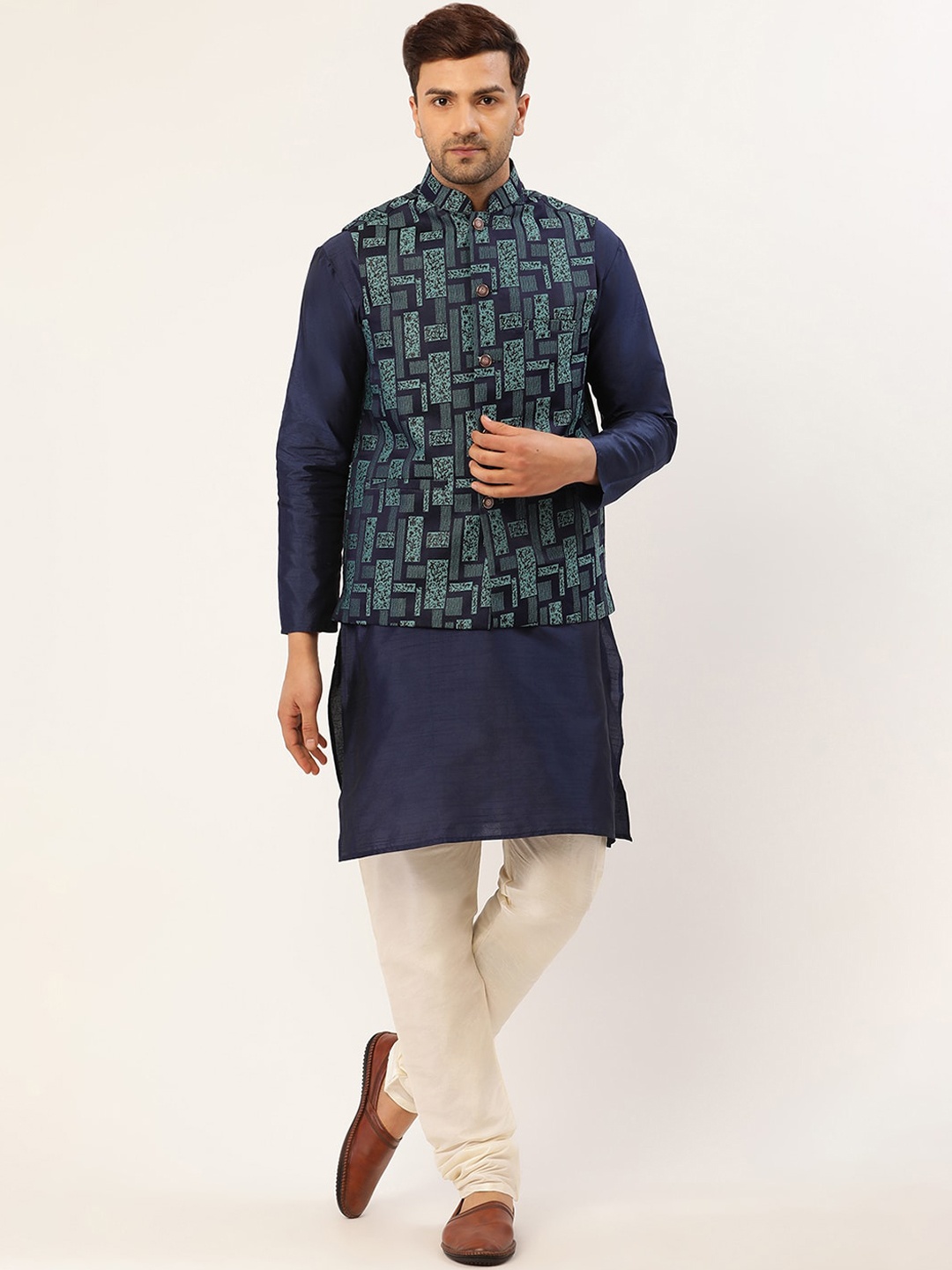 

Jompers Men Blue Geometric Printed Kurta with Churidar & Nehru Jacket