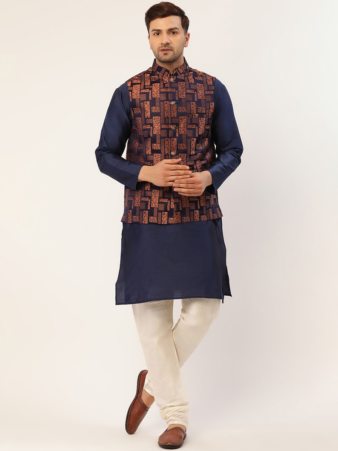 

Jompers Men Bronze-Toned & Navy Blue Kurta With Pyjamas & Nehru Jacket