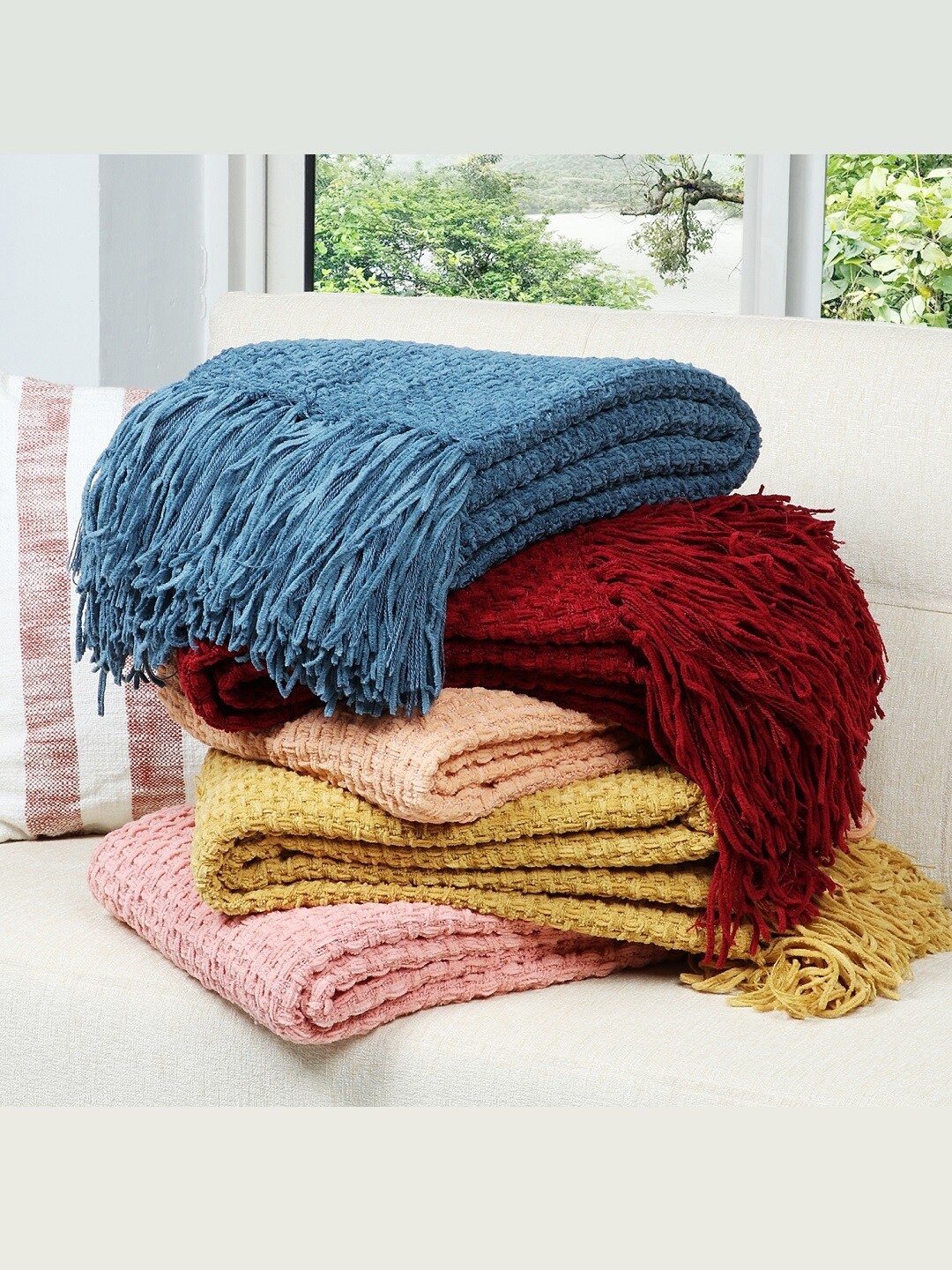 

BELLA TRUE Peach-Coloured Self-Design Throw