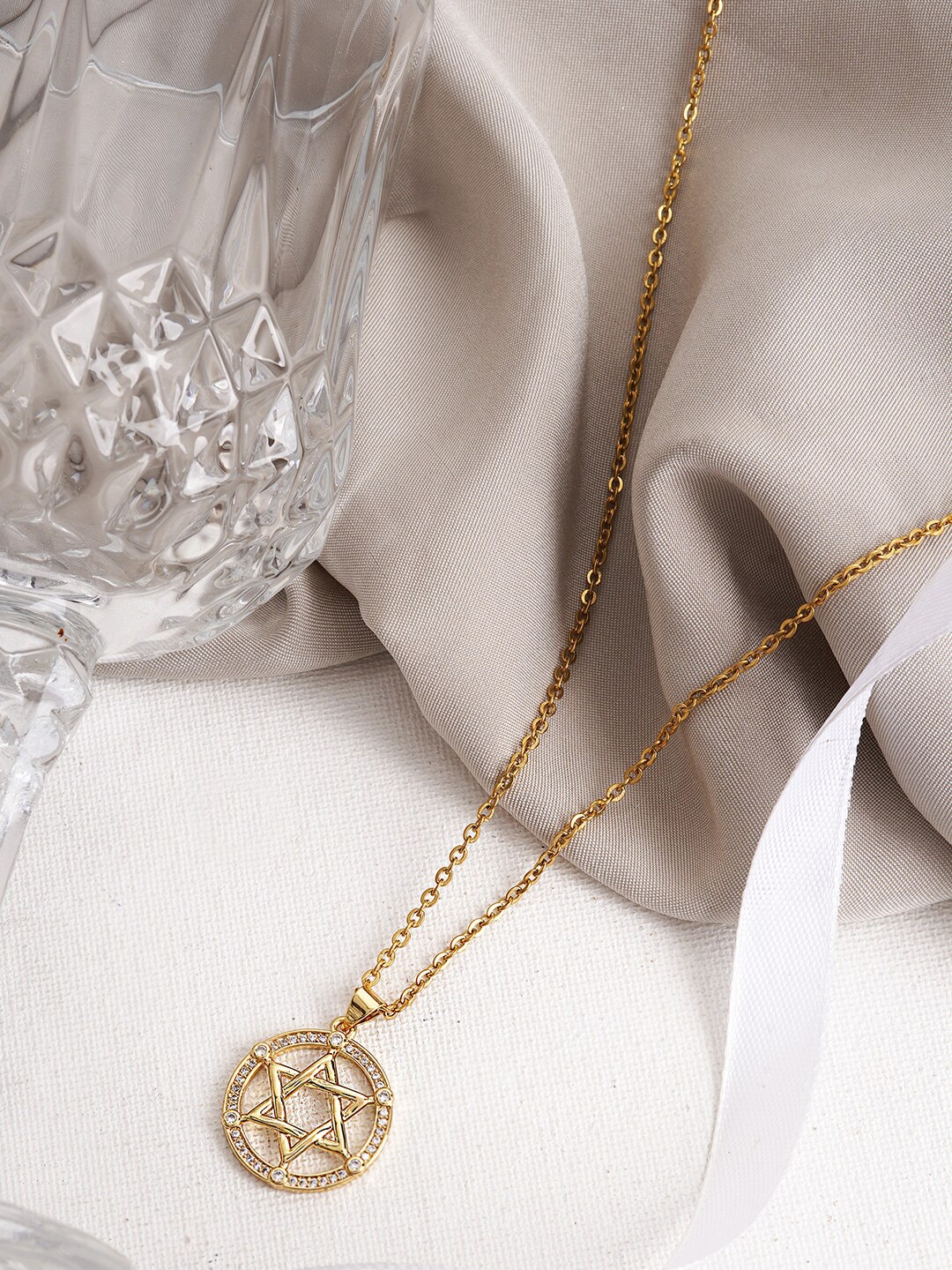 

JOKER & WITCH Gold-Toned Star Pendant With Chain